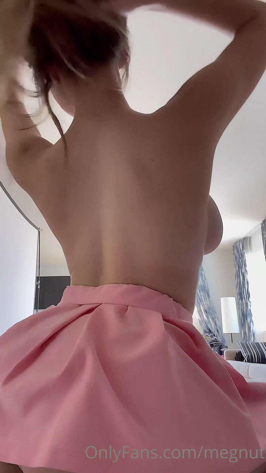 Megnutt pink skirt