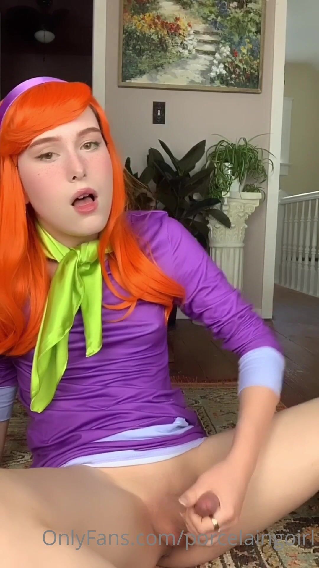 Daphne gets sucked and jerks off