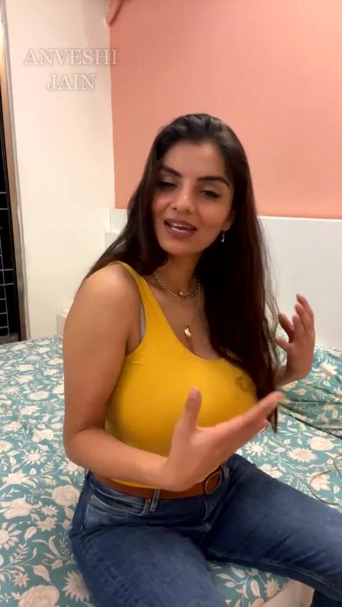 Anveshi Jain Sexy yellow dress