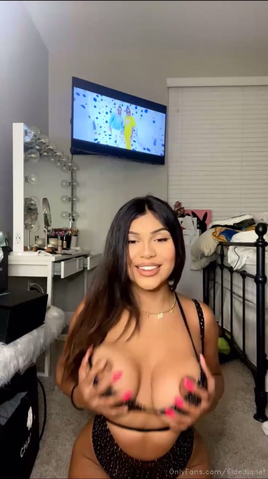 Big tits Latina