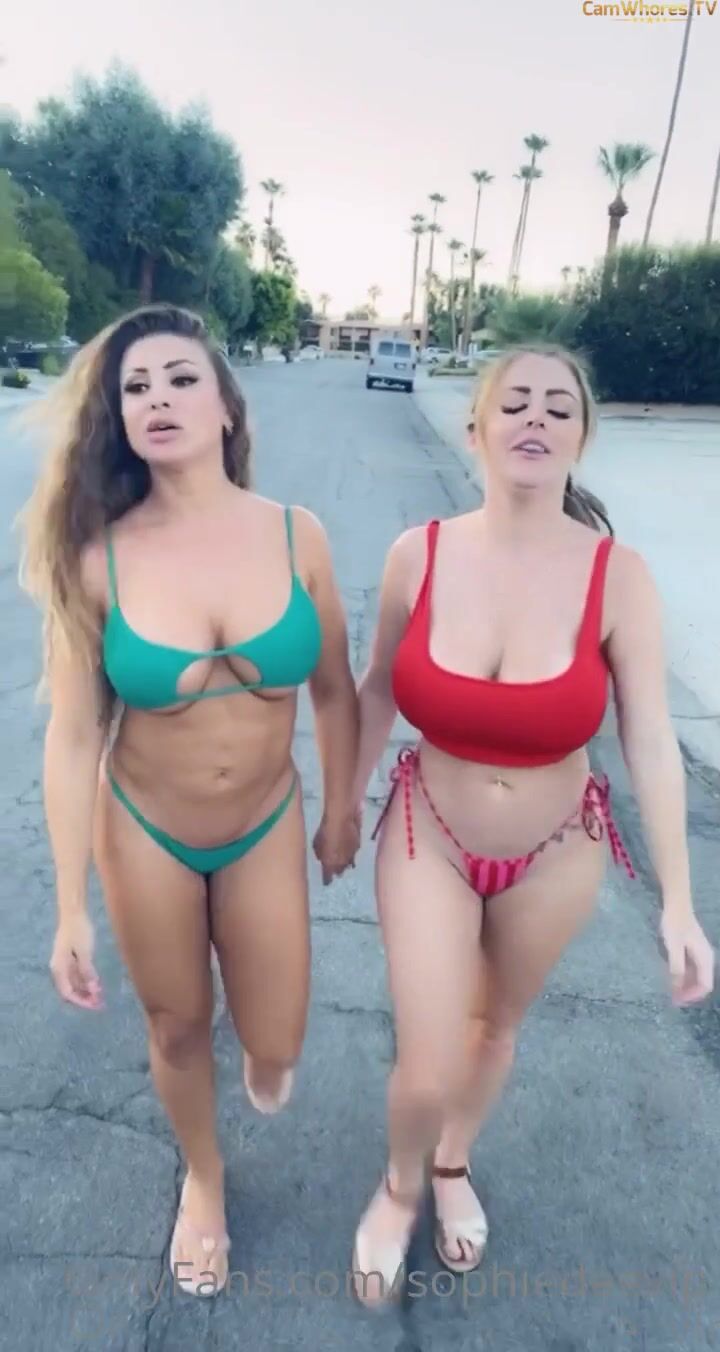 sophie dee and francety lesbian onlyfans 02