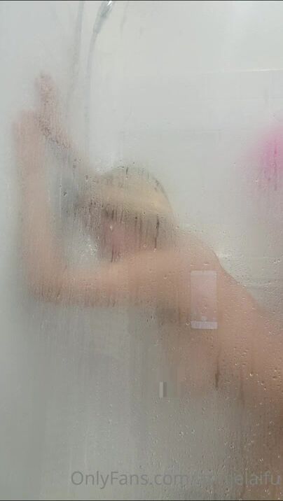 Annjelaifu shower sex