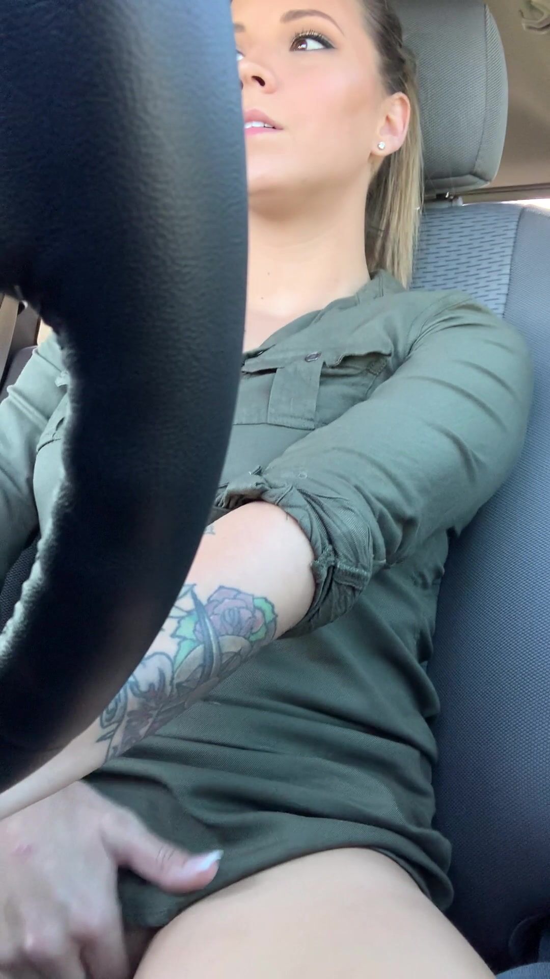 Sasha Foxxx Masturbating While Driving
