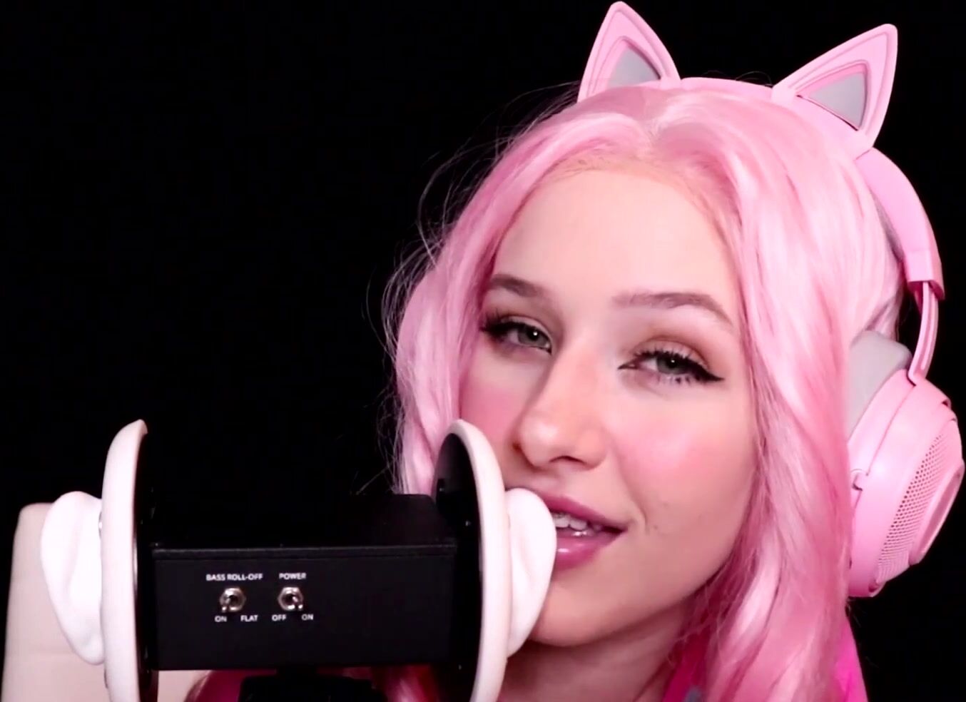 asmr diddly kitty ear licking