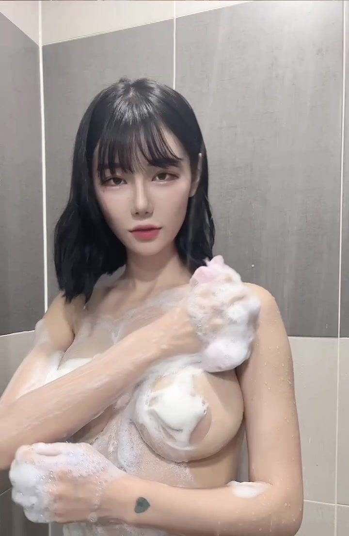 Berry - 빛베리 Twitch Soapy Boobs Shower