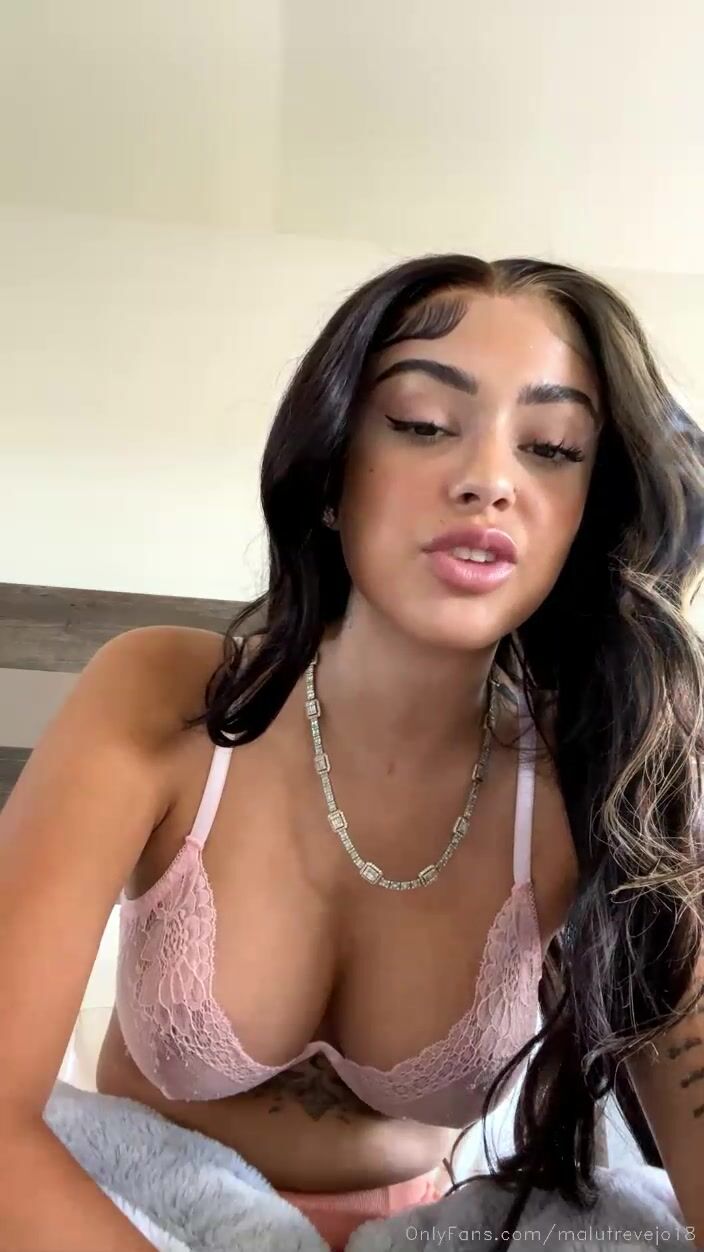 Malu Trevejo live nipples and ass