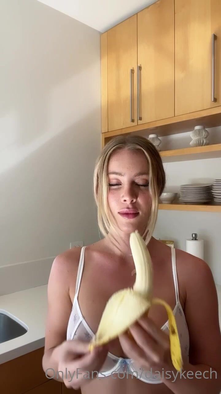 Daisy Keech_banana video leaked
