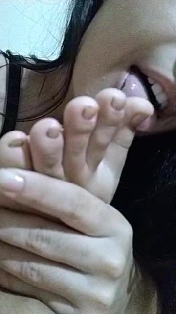 rainha lorena feet  suck feet