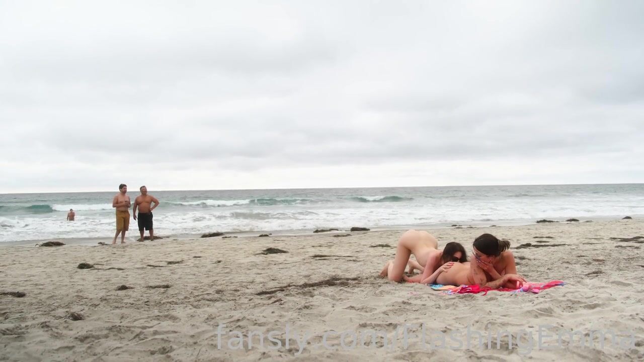 FlashingEmma - Sex on the beach with Ellie