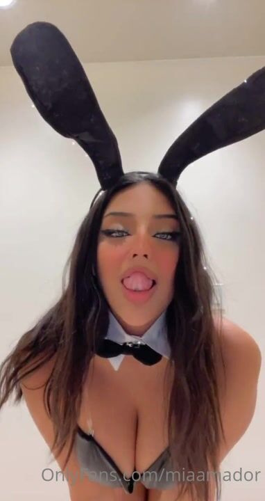 Mia Amador/neiima twerking and dancing in bunny suit
