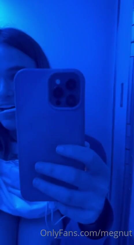 Megnutt Nude boobs solarium Selfie