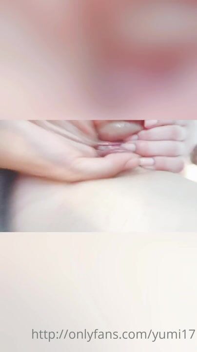 Yumii17 dildo, fingering and facial