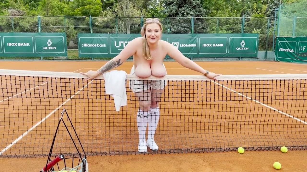 Kira Liv: Bouncing tits on tenis court !
