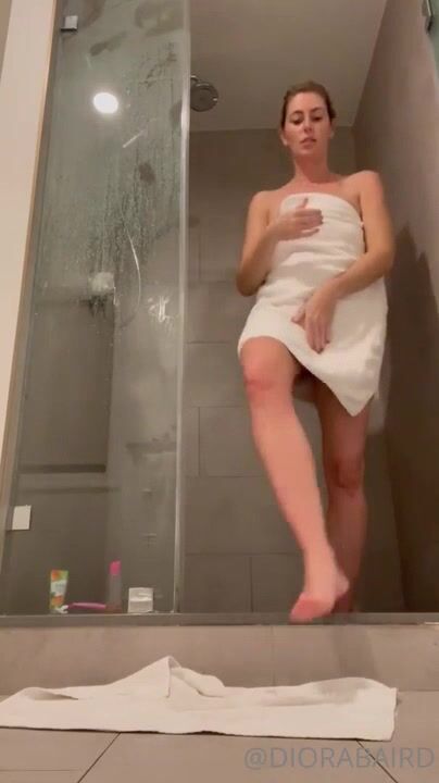 Diora Baird hairy pussy shower